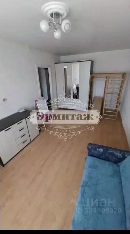 1-к кв. Курганская область, Курган Заозерный жилрайон, 5-й мкр, 11 ... - Фото 1