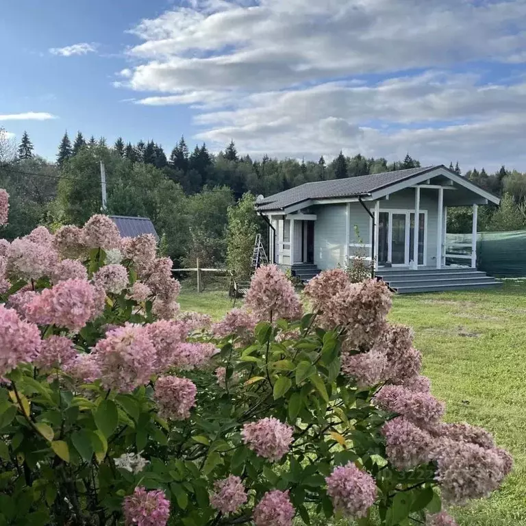 Дом в Калужская область, Жуковский муниципальный округ, Чубарово ... - Фото 1