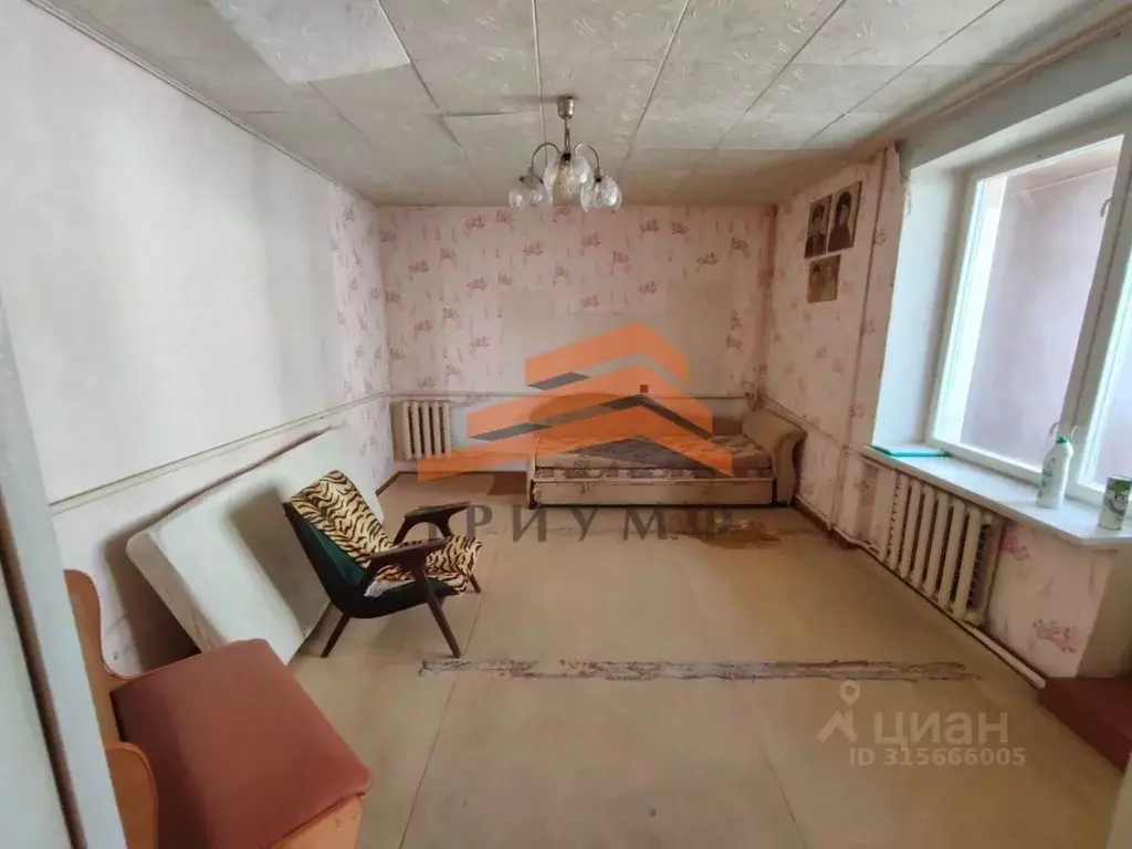 2-к кв. Крым, Кировское пгт ул. Кирова, 10 (51.7 м) - Фото 0