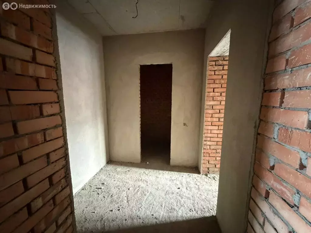 3-комнатная квартира: Владикавказ, улица Шамиля Джикаева, 7 (99 м) - Фото 1