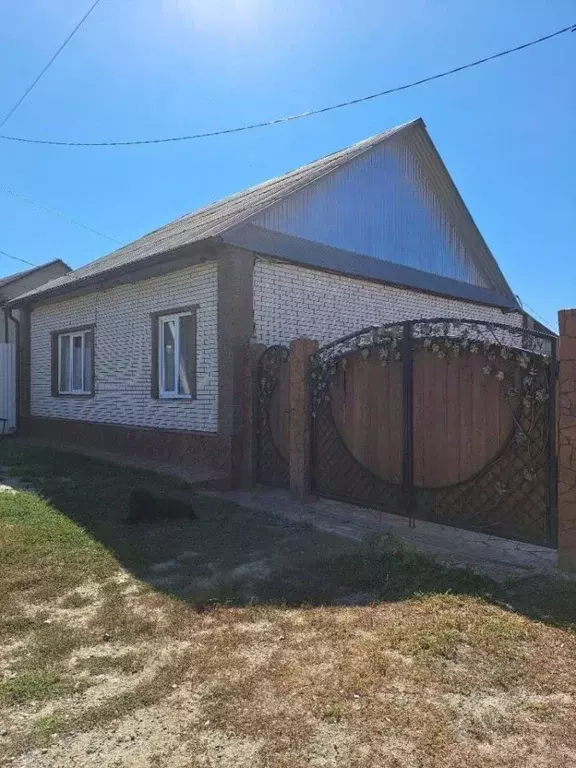 Дом в Саратовская область, Красноармейск Пионерская ул. (94 м) - Фото 1