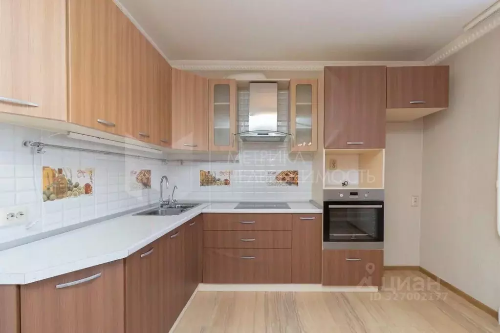 2-к кв. Тюменская область, Тюмень ул. Елизарова, 8 (91.8 м) - Фото 1