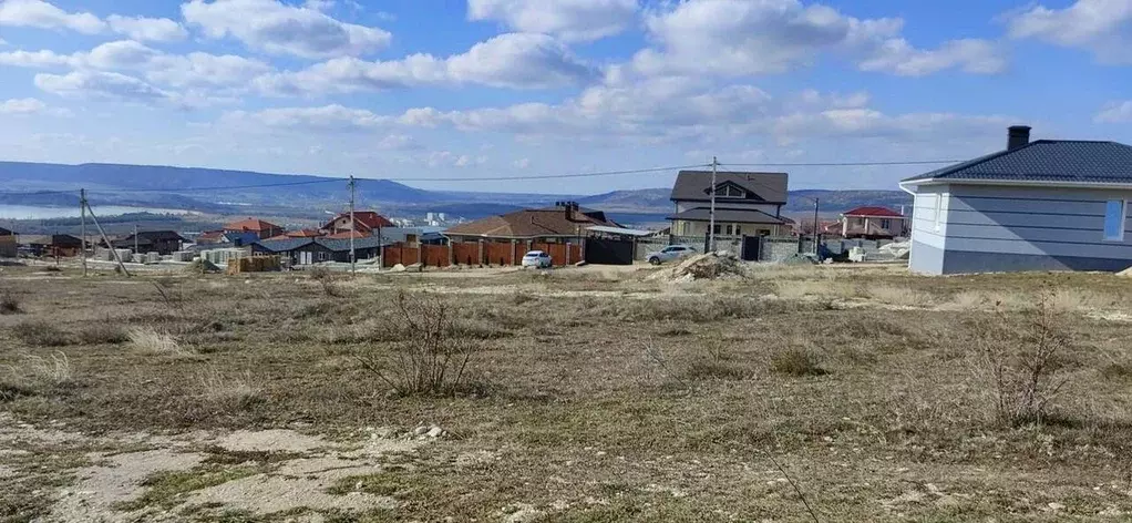 Участок в Крым, Бахчисарай ул. Имени Ивана Бортникова, 16 (4.0 сот.) - Фото 0