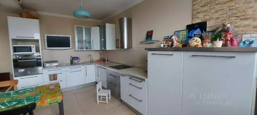 3-к кв. Московская область, Красногорск Успенская ул., 32 (92.6 м) - Фото 1