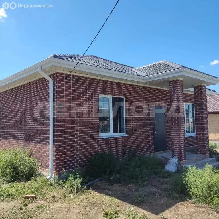 Дом в Чалтырь, улица 2-я Линия, 48 (130 м) - Фото 0