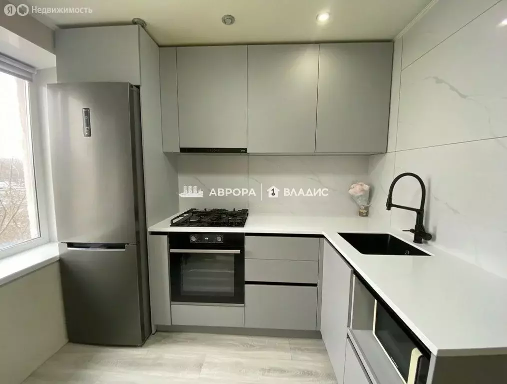 2-комнатная квартира: Магнитогорск, проспект Ленина, 144 (55.1 м) - Фото 1