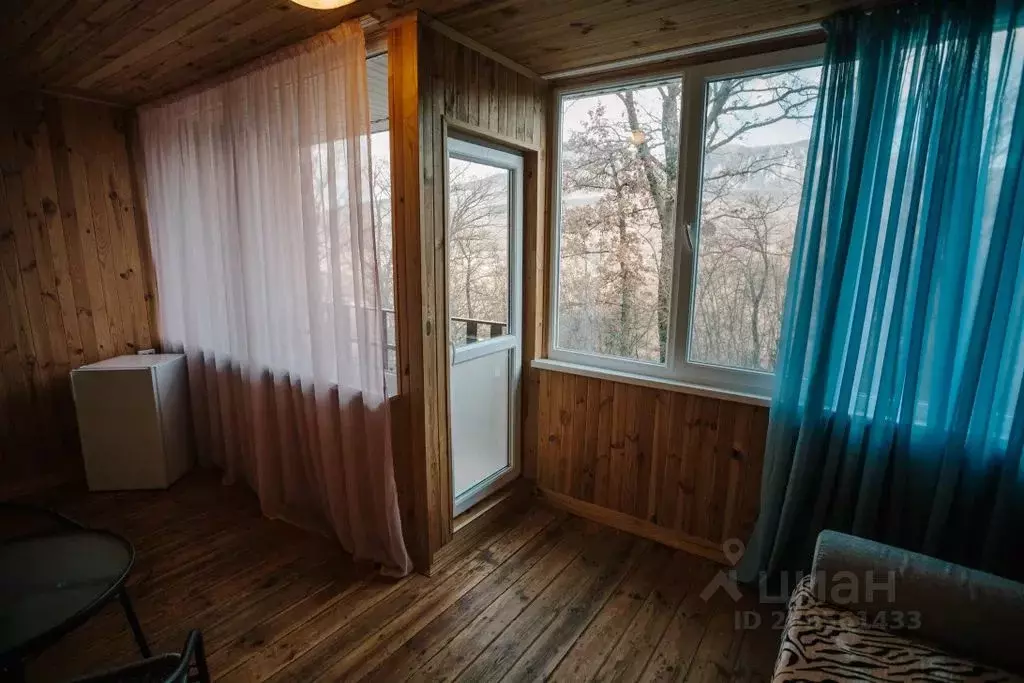Комната Крым, Бахчисарайский район, Голубинское с/пос, с. Соколиное - Фото 1