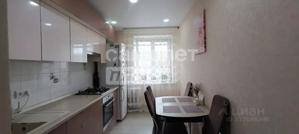 3-к кв. Удмуртия, Ижевск 7-я Подлесная ул., 22 (60.6 м) - Фото 0