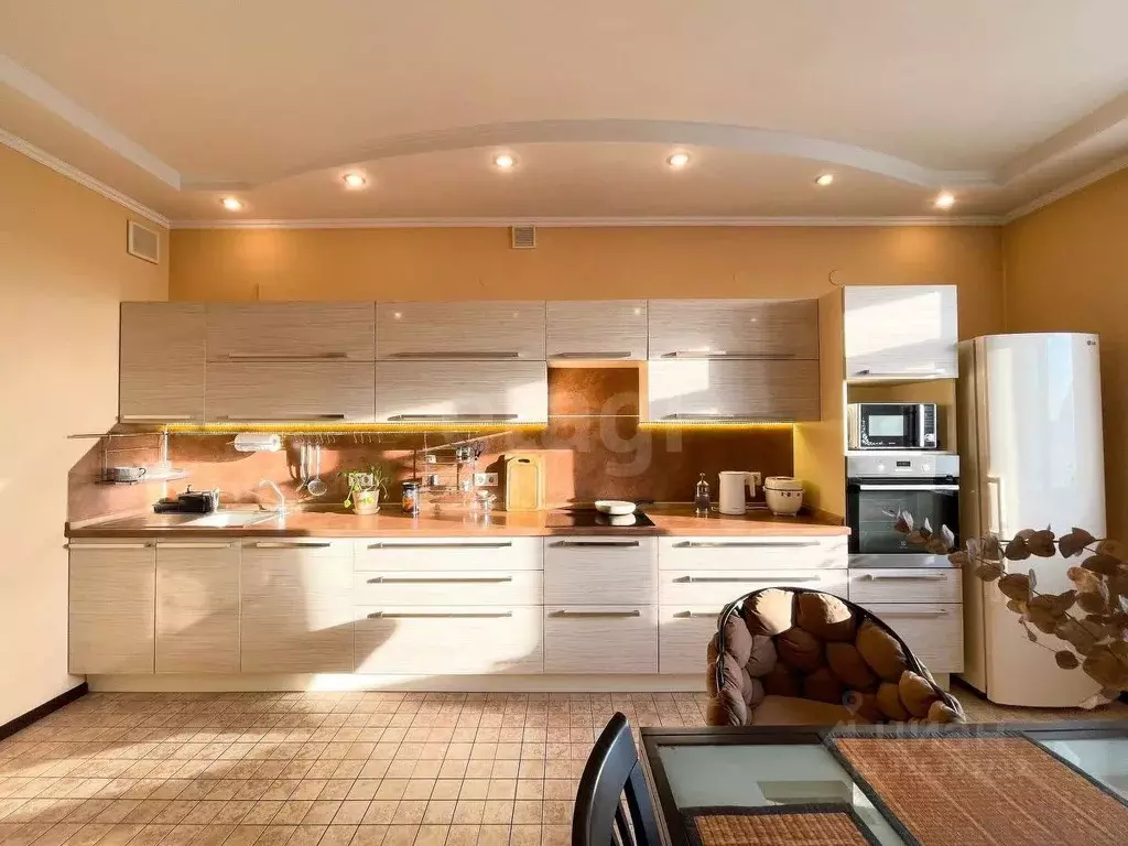 3-к кв. Тюменская область, Тюмень ул. Луначарского, 18/1 (125.8 м) - Фото 1