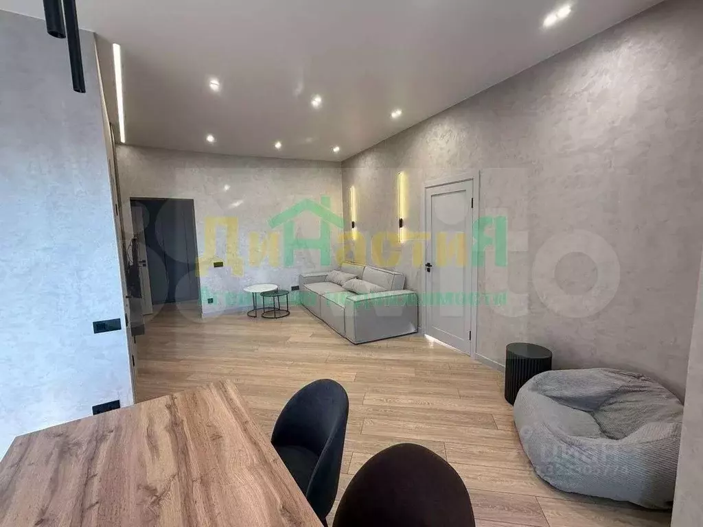 3-к кв. Белгородская область, Белгород ул. Попова, 58 (84.0 м) - Фото 0