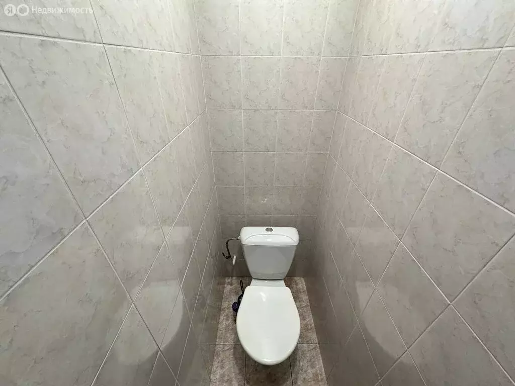 3-комнатная квартира: Омск, улица 10 лет Октября, 147 (86.9 м) - Фото 1