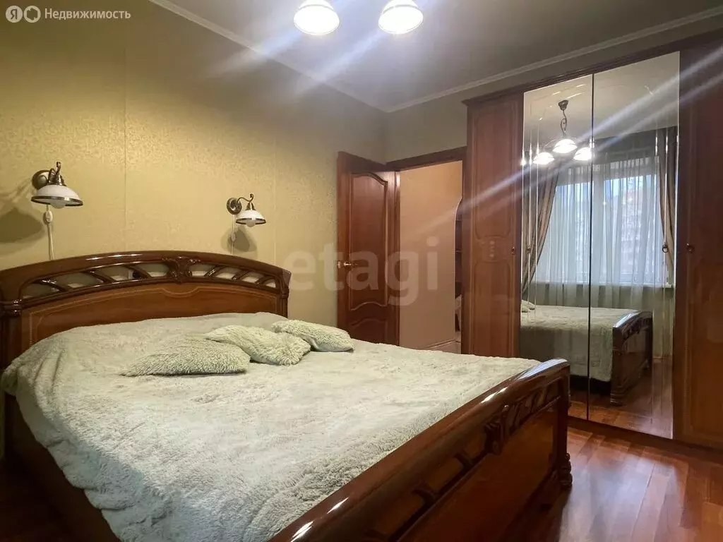 3-комнатная квартира: Саратов, улица имени Братьев Никитиных, 8 (64 м) - Фото 2