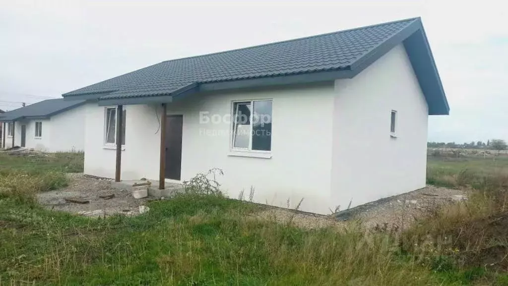 Дом в Крым, Кировский район, с. Яркое Поле ул. Новоселов (86 м) - Фото 1