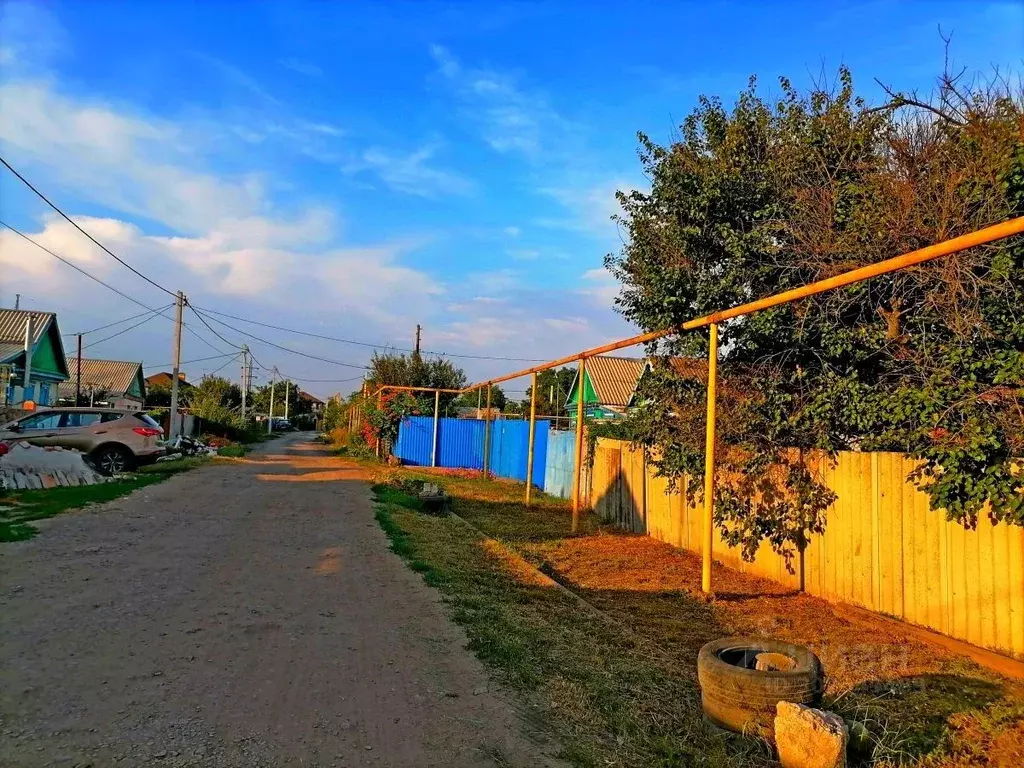 Участок в Волгоградская область, Волжский Садовод-1 СНТ, ул. ... - Фото 0