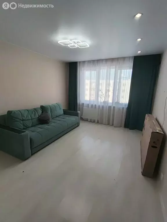 3-комнатная квартира: Саратов, улица имени Михаила Булгакова, 4А (68.7 ... - Фото 1