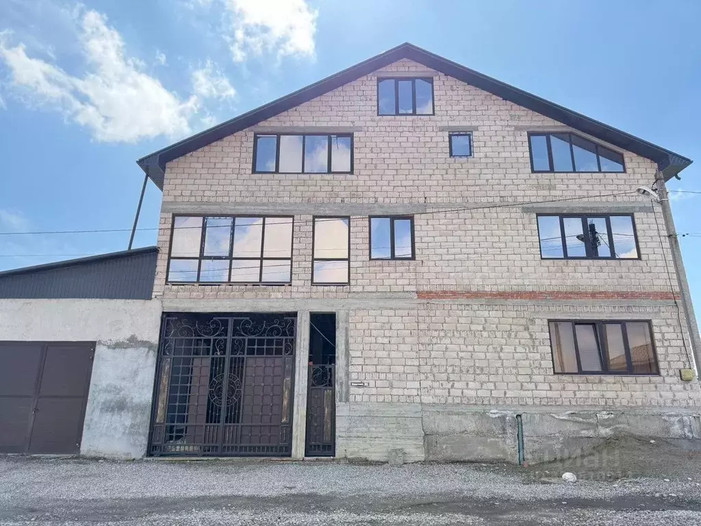 Дом в Кабардино-Балкария, Баксан ул. Паштова, 26 (700 м) - Фото 1