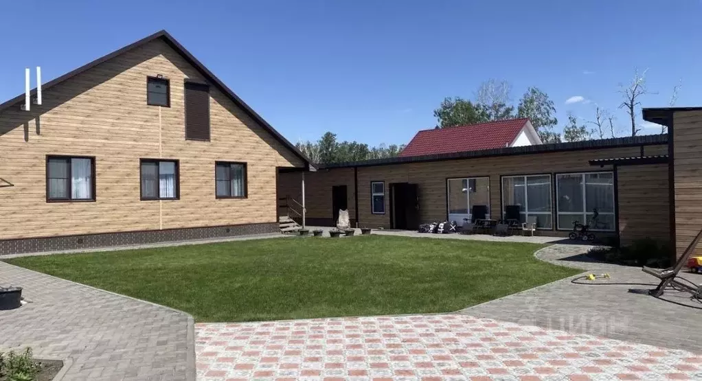 Дом в Омская область, Марьяновский район, пос. Конезаводский ул. ... - Фото 1