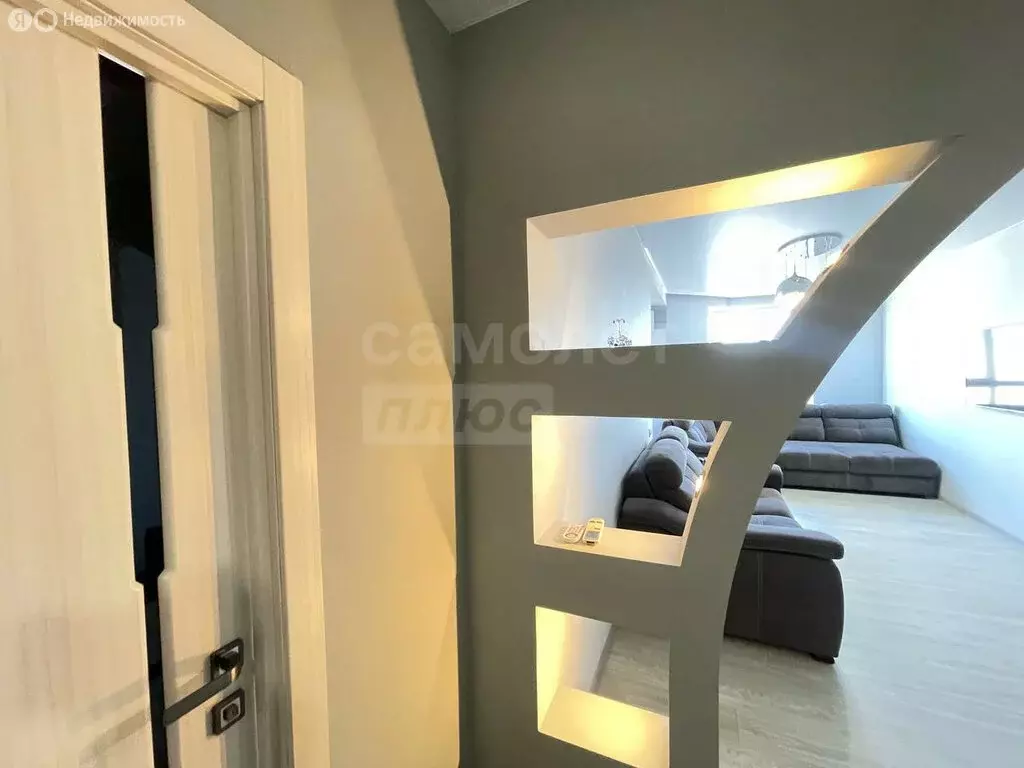 3-комнатная квартира: Оренбург, улица Чкалова, 53/3 (90 м) - Фото 1