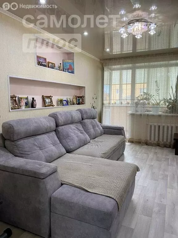 3-комнатная квартира: село Субханкулово, улица Нефтяников, 2 (59.9 м) - Фото 0