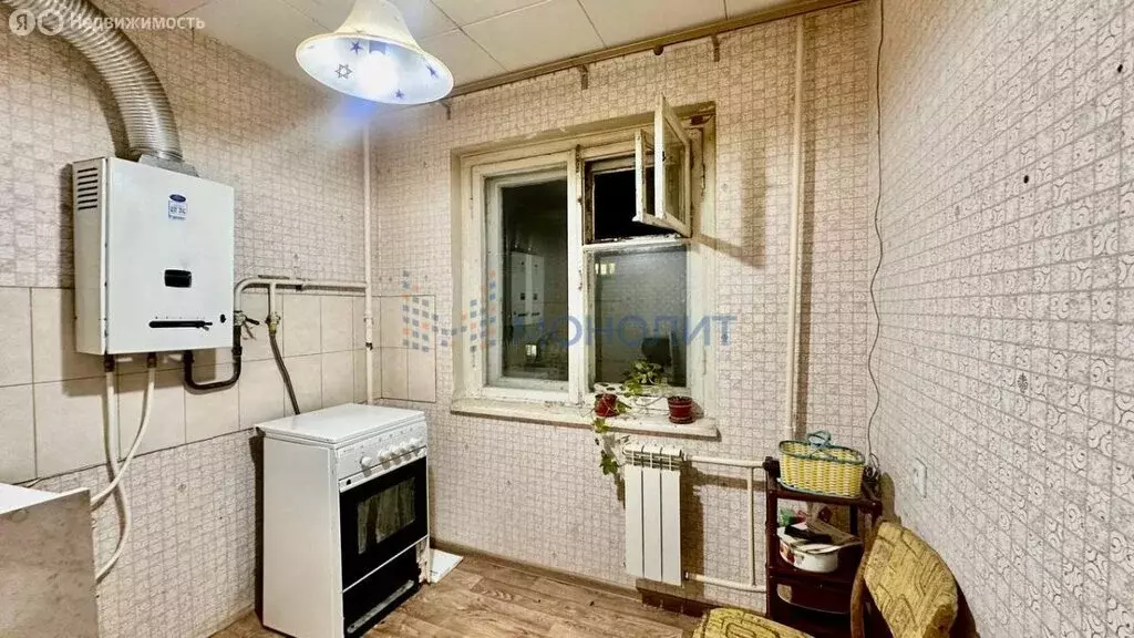 3-комнатная квартира: Чебоксары, улица Мичмана Павлова, 3 (56.8 м) - Фото 0