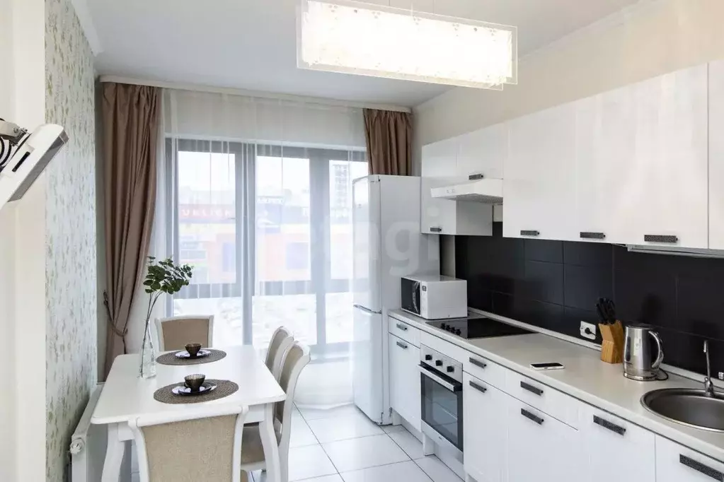 2-к кв. Тюменская область, Тюмень ул. Максима Горького, 68к1 (68.9 м) - Фото 2