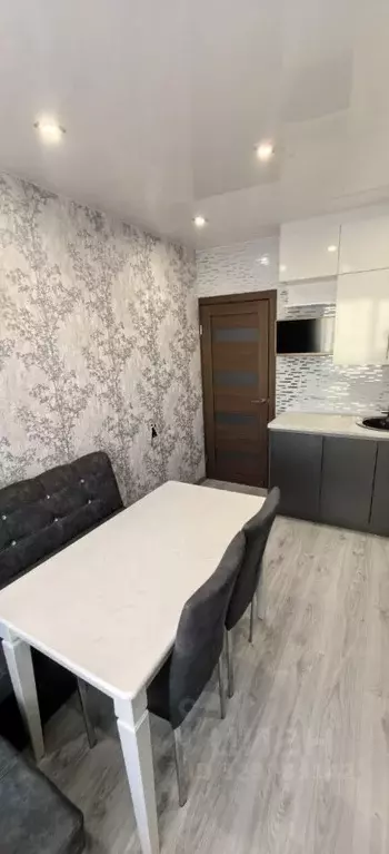 3-к кв. Омская область, Омск ул. Химиков, 32/1 (63.0 м) - Фото 1