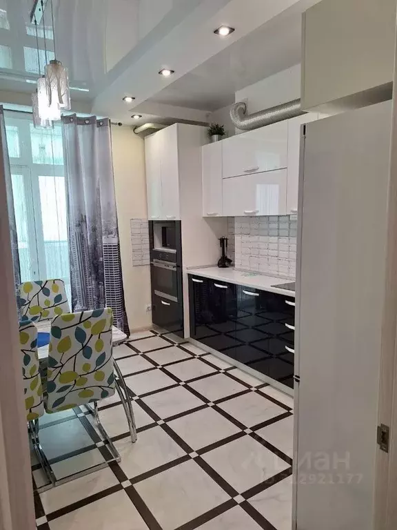 3-к кв. Крым, Симферополь ул. Крылова, 36 (100.0 м) - Фото 1