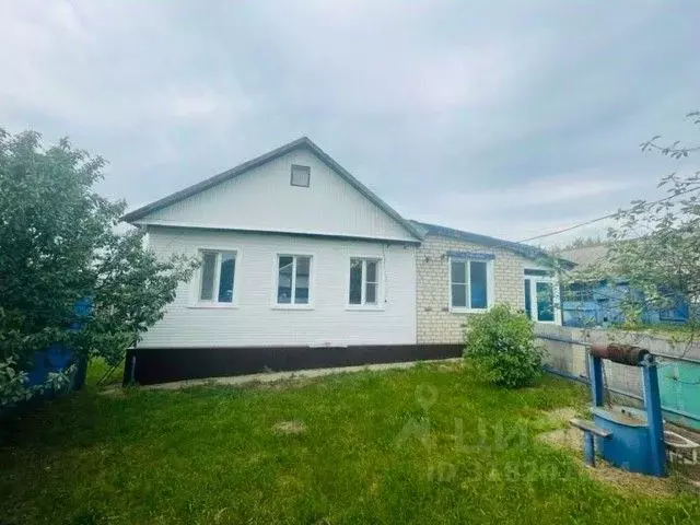 Дом в Белгородская область, Алексеевский муниципальный округ, Гезов ... - Фото 0