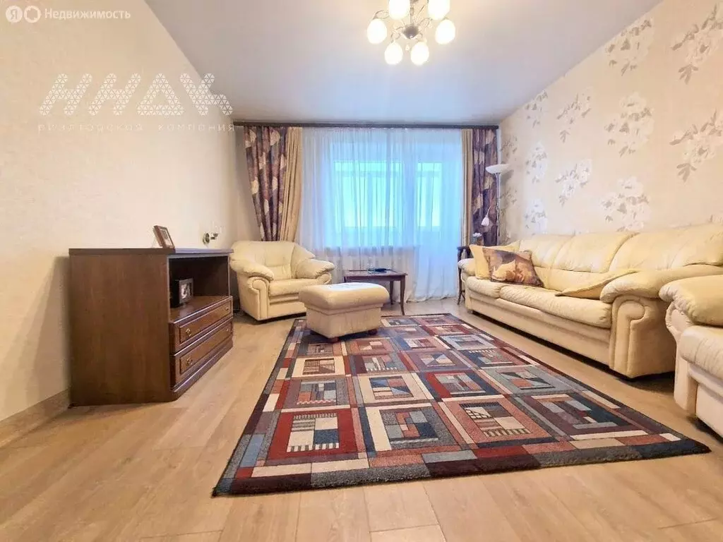 3-комнатная квартира: Нижний Новгород, улица Октябрьской Революции, 74 ... - Фото 0