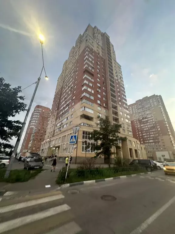 3-к. квартира, 102 м, 4/25 эт. - Фото 1