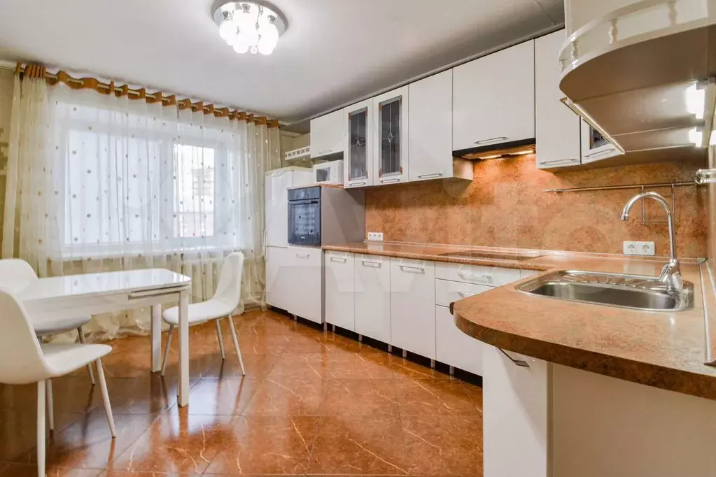 2-к. квартира, 65 м, 4/17 эт. - Фото 0