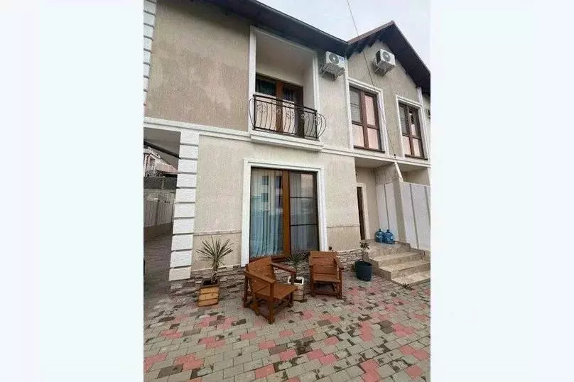 Дом в Краснодарский край, Геленджик ул. Казакова, 46 (200 м) - Фото 0