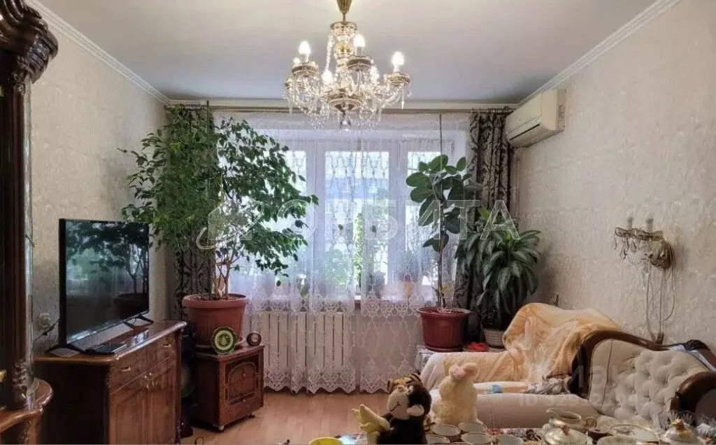 3-к кв. Тюменская область, Тюмень ул. Домостроителей, 18 (65.5 м) - Фото 1
