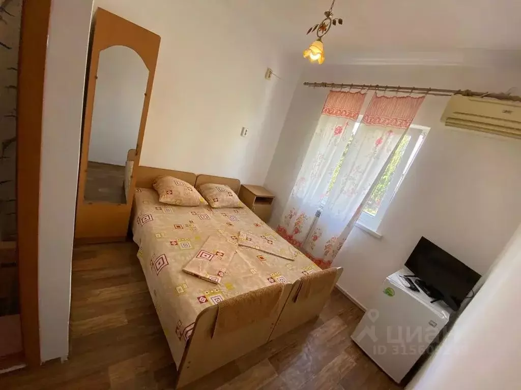 Комната Краснодарский край, Геленджик Десантная ул., 32Б - Фото 1