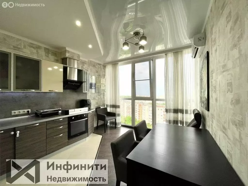 2-комнатная квартира: Ставрополь, улица Пирогова, 5/1 (61.5 м) - Фото 0