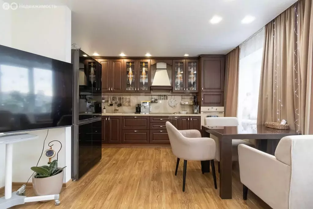 2-комнатная квартира: Тюмень, улица Елизарова, 74 (64.4 м) - Фото 2