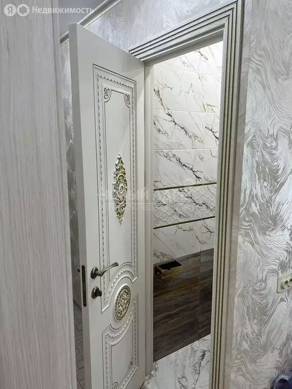 3-комнатная квартира: Калуга, улица Веры Андриановой, 5 (63 м) - Фото 0