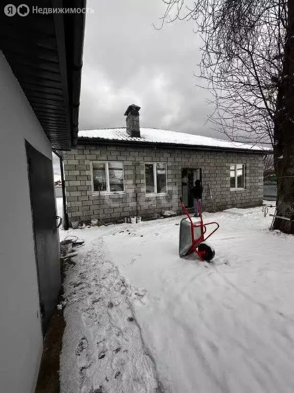 Дом в село Подстепки, Красноармейская улица, 2 (100 м) - Фото 0