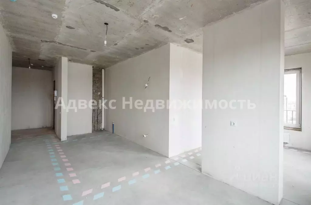 3-к кв. Тюменская область, Тюмень ул. Молодогвардейцев, 5к1 (108.6 м) - Фото 0