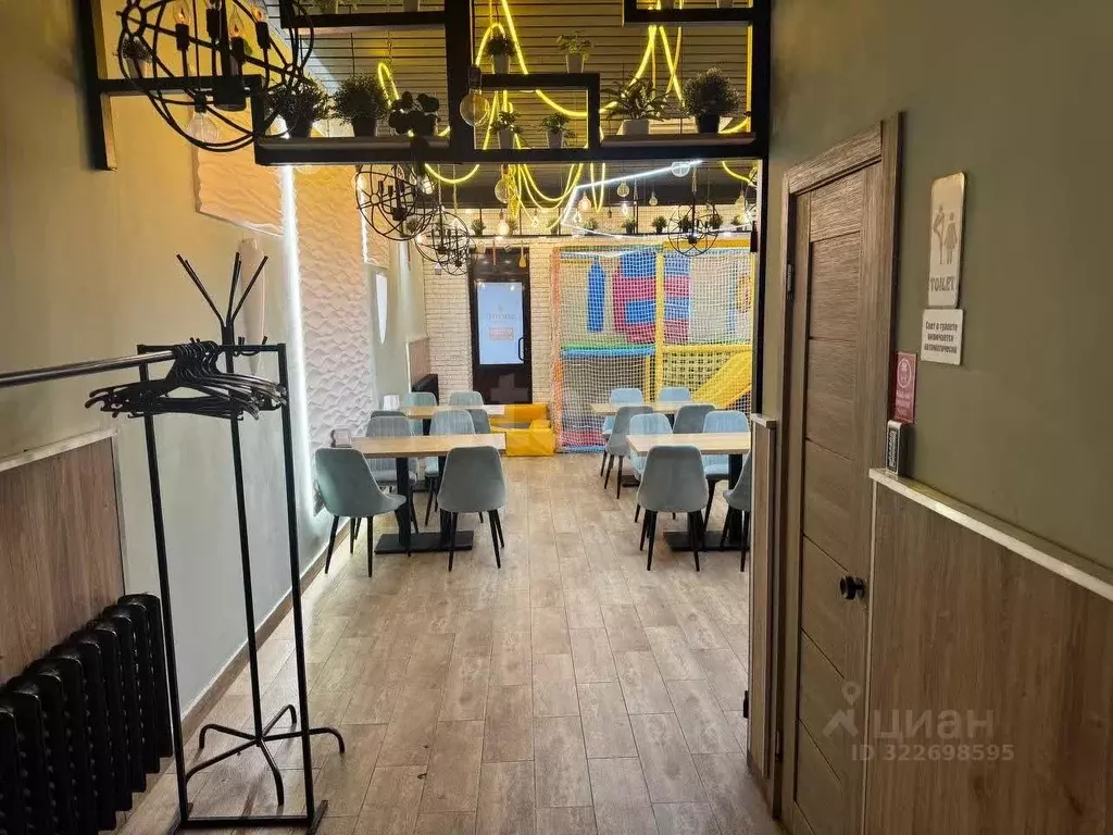 Торговая площадь в Башкортостан, Стерлитамак просп. Октября, 59 (312 ... - Фото 1