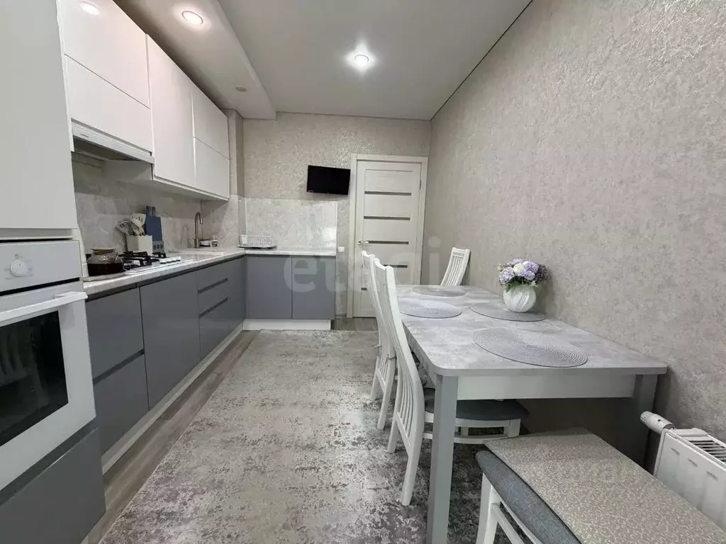 2-к кв. Татарстан, Казань ул. Азата Аббасова, 12 (50.3 м) - Фото 2