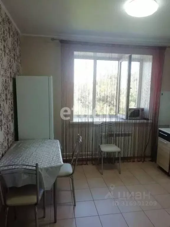1-к кв. Белгородская область, Губкин Горняк мкр, 5 (37.2 м) - Фото 0