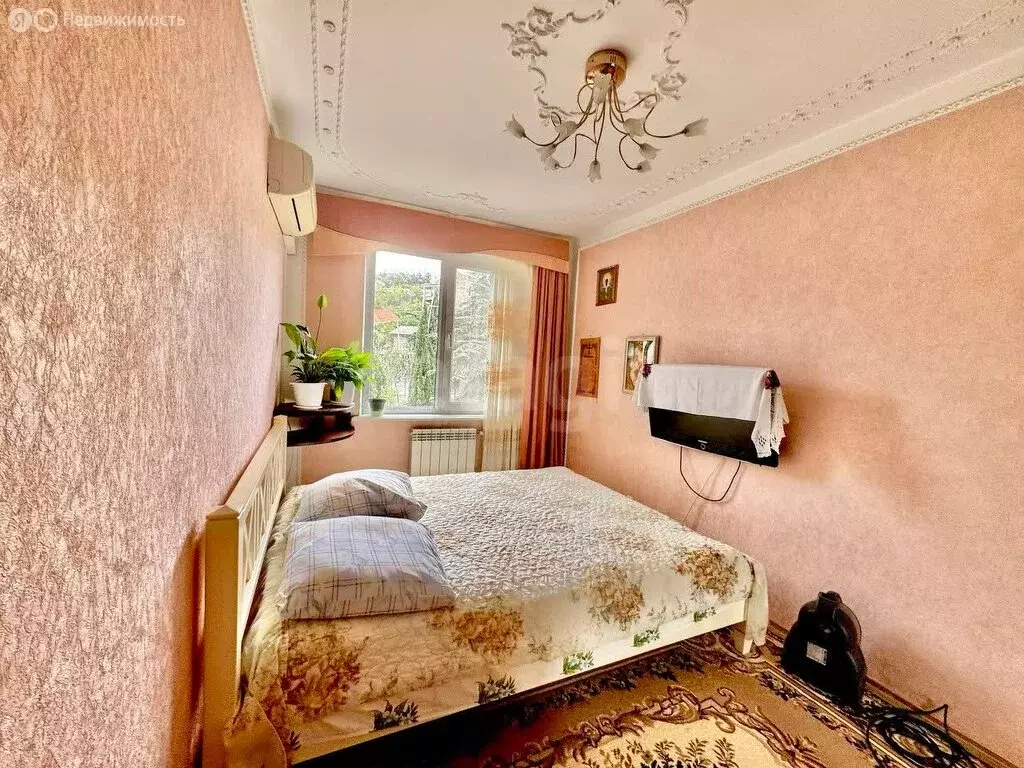 3-комнатная квартира: Алушта, Судакская улица, 10 (50.6 м) - Фото 1