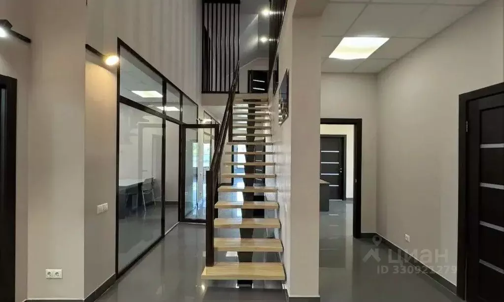 Офис в Челябинская область, Магнитогорск ул. Приуральская, 17 (500 м) - Фото 1