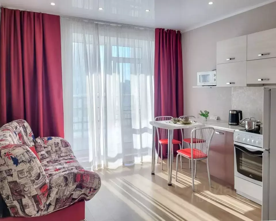 2-к кв. Алтайский край, Барнаул ул. Антона Петрова, 221Д (42.0 м) - Фото 1