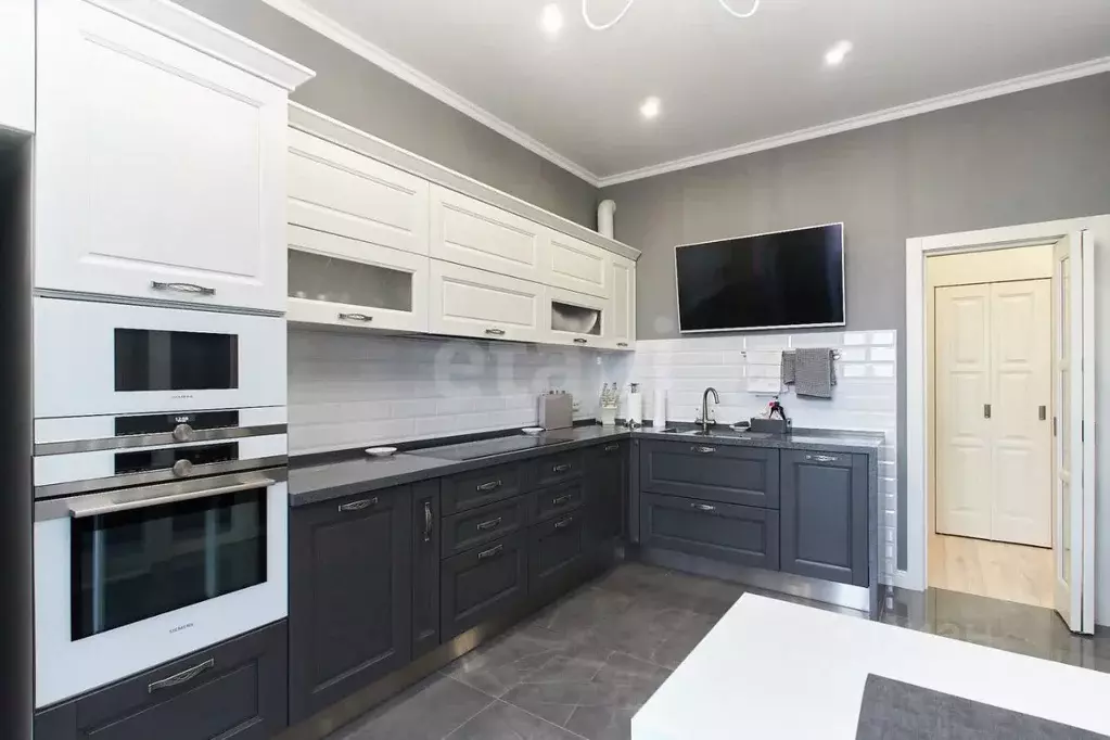 2-к кв. Тюменская область, Тюмень Самарская ул., 20 (86.0 м) - Фото 1