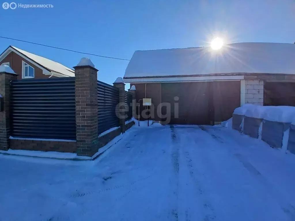 Дом в село Омутинское, Радужная улица (183.6 м) - Фото 1