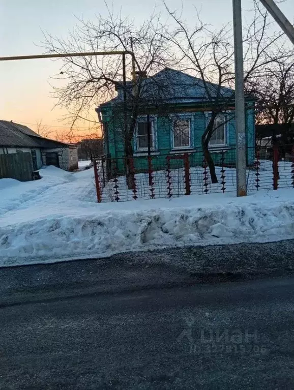 Дом в Липецкая область, пос. Добринка ул. Маяковского, 1 (100 м) - Фото 2