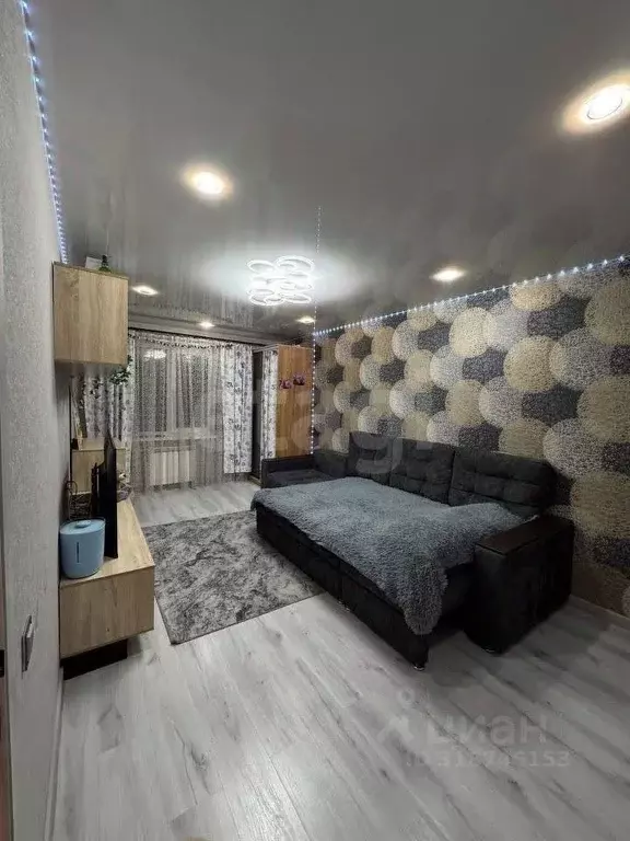 2-к кв. Омская область, Омск просп. Королева, 10В (53.0 м) - Фото 1