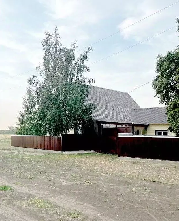 Дом в Омская область, Черлакский район, с. Иртыш Маслозаводская ул., 1 ... - Фото 1